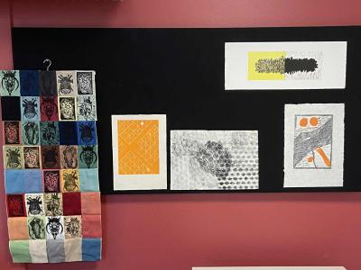 Majbritt Birk Kristensen og Alexandra Lundbergh udstiller linoleumstryk